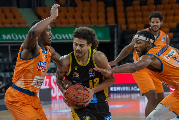 詹姆斯的领 詹姆斯的领