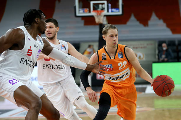 一向被视作 一向被视作